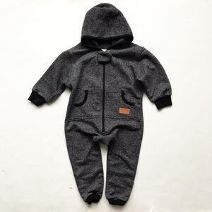 Polar Piece gray hooded jumpsuit EUC L(12-18 months)